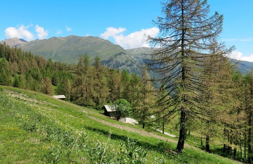 Sampeyre House | Wonderful private villa for 5 people with TV, patio and parking
