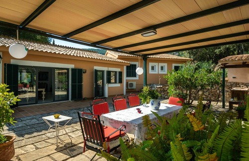 Urbanitzacio Es Verger House | Wonderful private villa with A/C, WIFI, private pool, TV, patio, panoramic view and parking