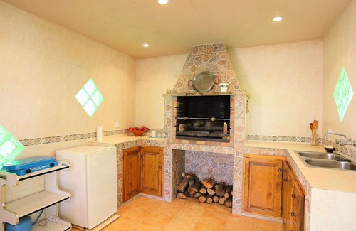 La Goba House | Wonderful private villa for 6 guests with private pool, WIFI, TV, patio, pets allowed and parking