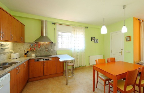 La Goba House | Wonderful private villa for 6 guests with private pool, WIFI, TV, patio, pets allowed and parking
