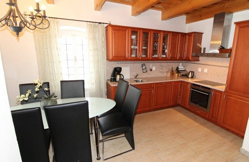 Sonov Villa | Wonderful private villa for 6 guests with WIFI, private pool, TV, terrace and parking