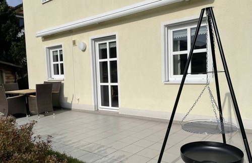 Lalling House | Wonderful private villa for 5 guests with TV, terrace and parking