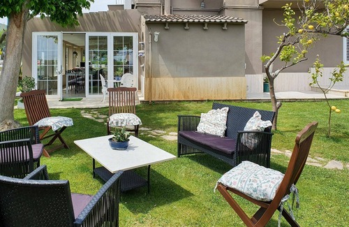Alcover House | Wonderful private villa for 13 guests with A/C, private pool, WIFI, TV, patio and parking