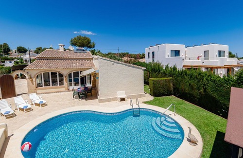 Costa Nova House | Wonderful private villa with private pool, WIFI, A/C, TV, balcony, pets allowed and parking