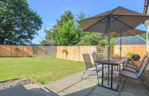 Oban House | Wonderful private villa for 8 guests with WIFI, TV, terrace, pets allowed and parking