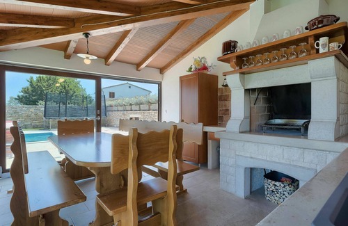 Melnica House | Wonderful private villa for 10 people with WIFI, private pool, A/C, TV and terrace