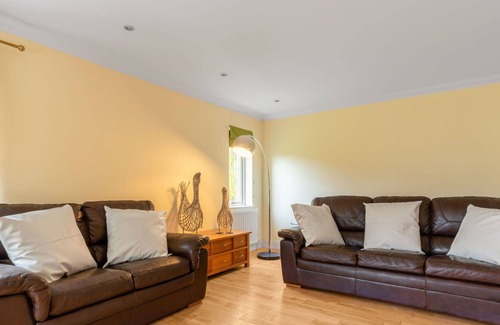 Bearnock House | Wonderful private villa for 6 guests with TV, patio, pets allowed, panoramic view and parking