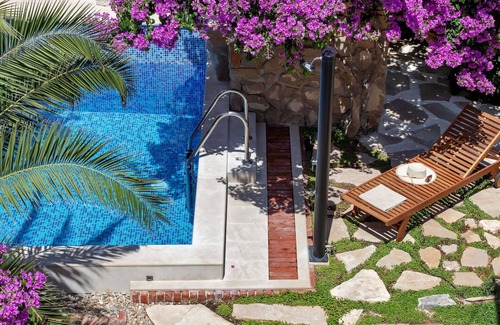 Cove Makarac (Milna) House | Wonderful private villa for 6 guests with WIFI, A/C, private pool, TV and terrace