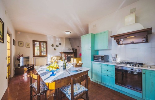 Massa House | Wonderful private villa for 4 guests with WIFI, TV, terrace and parking