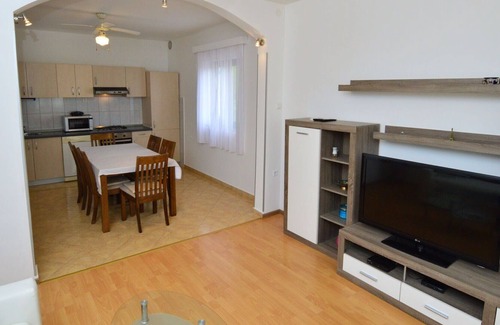 Dicmo House | Wonderful private villa with private pool, WIFI, A/C, TV, terrace, pets allowed and parking
