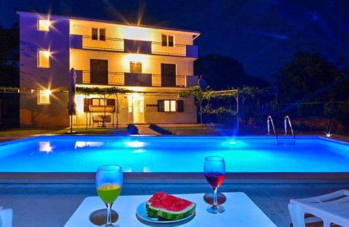 Dicmo House | Wonderful private villa with private pool, WIFI, A/C, TV, terrace, pets allowed and parking