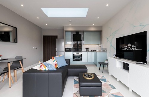 Gillingham Apartment | Wonderful Top-Floor Apartment