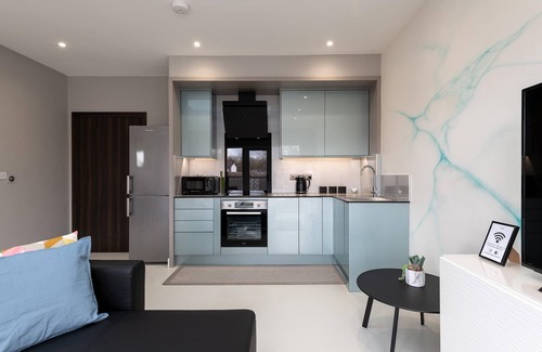 Gillingham Apartment | Wonderful Top-Floor Apartment