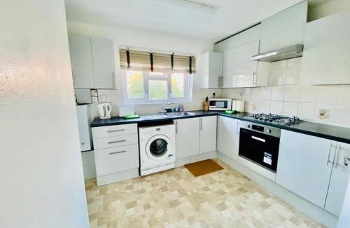 Fryent Apartment | Wonderful Two Bedroom Apartment in London