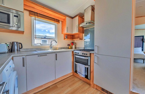 Wimborne House | Wonderful villa for 4 guests with pool, WIFI, pets allowed and parking