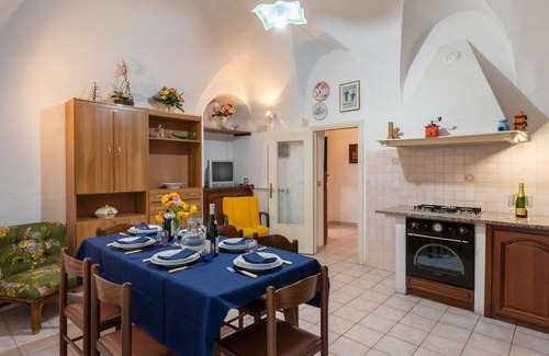 Cipressa House | Wonderful villa for 6 guests with TV, terrace, panoramic view and parking