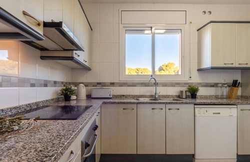 Creixell House | Wonderful villa for 8 guests with A/C, WIFI, TV, terrace and parking
