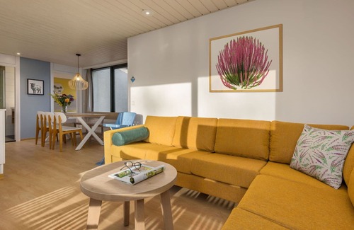 Bispingen House | Wonderful villa for 6 people with pool, WIFI, TV, terrace and parking