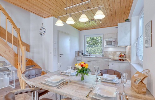 Altefaehr House | Wonderful villa for 4 people with WIFI, TV, terrace, pets allowed and parking