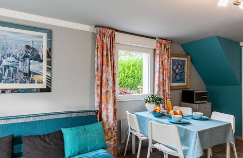 Locquirec House | Wonderful villa for 3 guests with WIFI, TV, patio and pets allowed