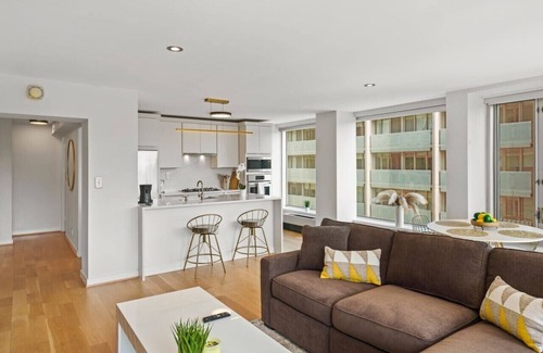 Capitol Hill Apartment | Wonderful Waterfront Apt for 5! Pkg & City Views