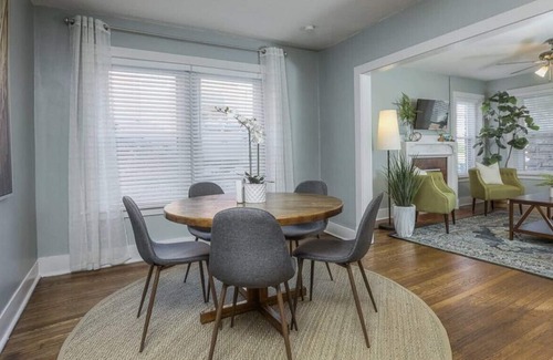 Central Hyde Park Apartment | Wonderful Whereabouts: 1bd/1ba