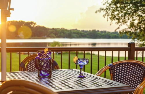 Albion House | Wonderland: Waterfront + Game Room + Dog Friendly