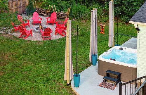 Albion House | Wonderland: Waterfront + Game Room + Dog Friendly