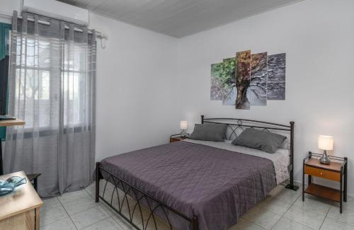 Adamas Apartment | wood and stone