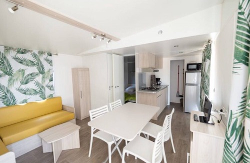 Calig House | - Wood Mobile Home 3