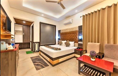 Kumarhatti Bed & Breakfast | Wood Stock Kasauli - Rooms & Cottages - Panoramic View & Balcony Rooms