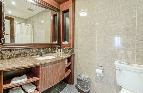 Mount Pleasant Hotel | Woodbine Hotel and Suites