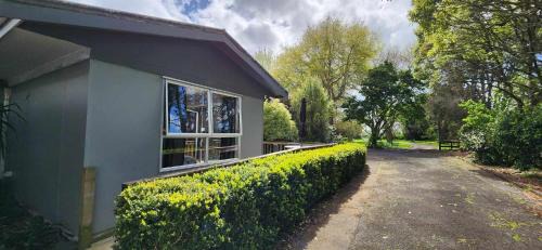 Takanini Bed & Breakfast | Woodbury Farm B&B
