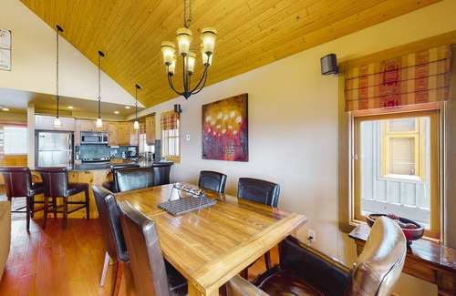 Big White Ski Resort Cabin | Woodcutter Cabin 16 | Snowy ski-in/out getaway with private hot tub & fireplaces
