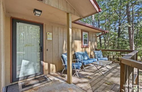 Bella Vista House | Wooded, Quiet Cottage, Very close to the Back 40