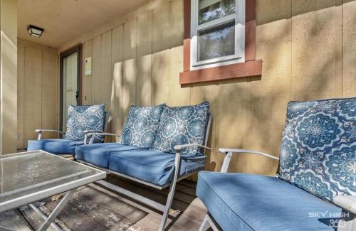 Bella Vista House | Wooded, Quiet Cottage, Very close to the Back 40