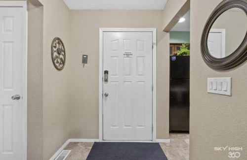 Bella Vista House | Wooded, Quiet Cottage, Very close to the Back 40