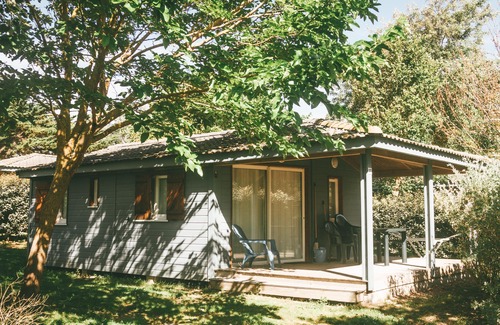 Saint-Denis-d'Oleron Ski Chalet | Wooden chalet with terrace, heated indoor pool 300m from the ocean