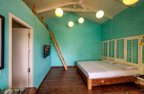 The Mall Road Hotel | Wooden Heart, Mussoorie