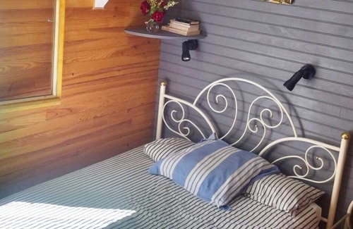 Belaye House | Wooden holiday home in the heart of an oak forest