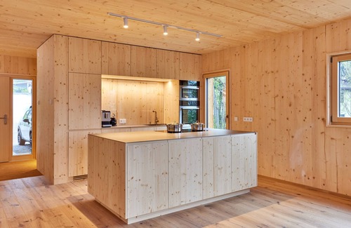 Bad Kohlgrub House | Wooden house - experience real nature in style!