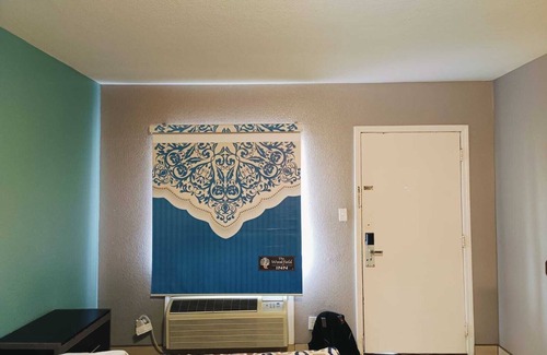 Sweet Home Hotel | Woodfield Inn & Suites Hotel O, Yoakum TX 111