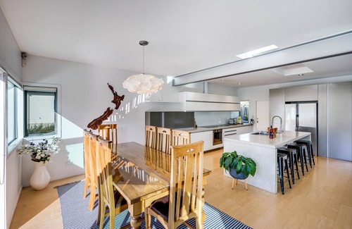 Havelock North House | Woodford Views - Havelock North Holiday Home