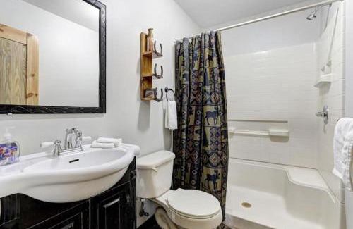 Mt Cobb Apartment | Woodland Cabin Getaway