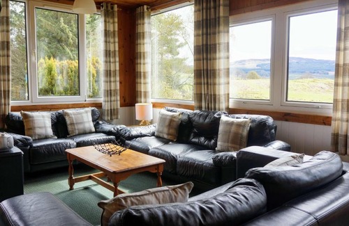 Killin Cabin | Woodland Chestnut Lodge