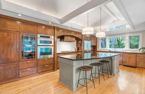 Minnetonka Villa | Woodland Hollow