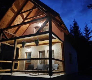 Sincraieni House | Woodland house *