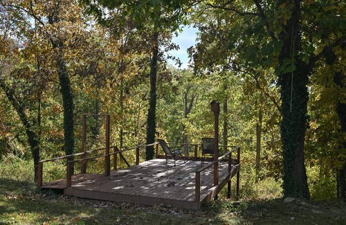 Williamstown House | Woodland Patio - Near Ark Encounter: Sleeps 12