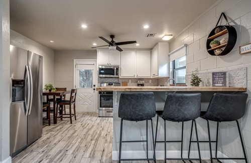 Edmond House | Woodland Retreat with Pool & Tennis court access!