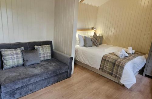 Brynrefail Cabin | Woodland Shephards Hut - 'Aristocrat'